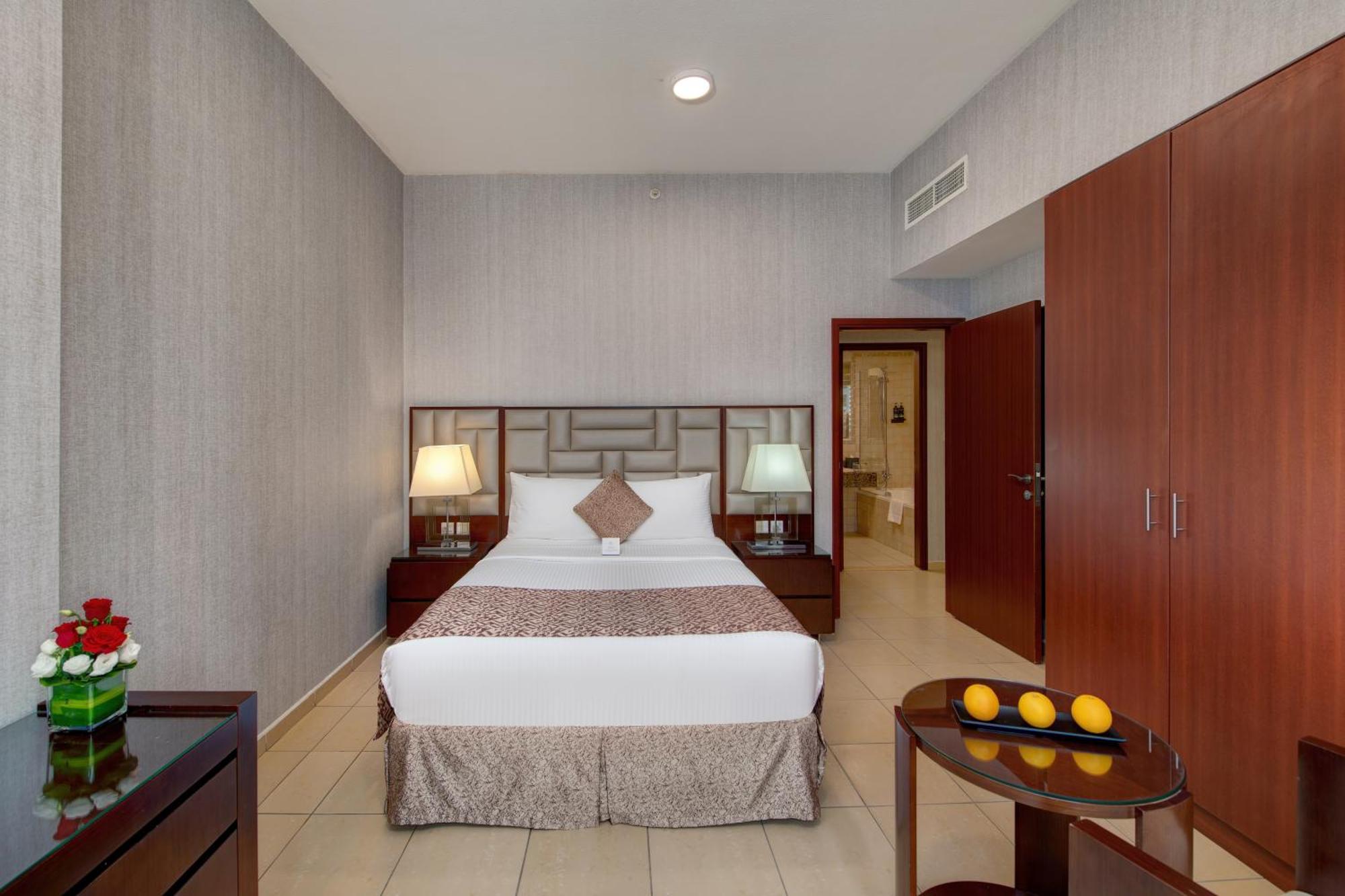 Suha Jbr Hotel Apartments Дубай Екстериор снимка